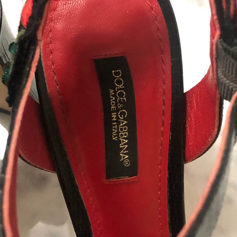 Dolce & Gabbana Embossed Leather Heels - Picture 14 of 16